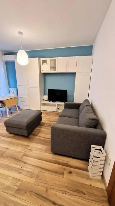 Apartment Monolocale Blu Studio Flat - Fondazione Prada, Ieo, Duomo 15 Minuti Milan Italy